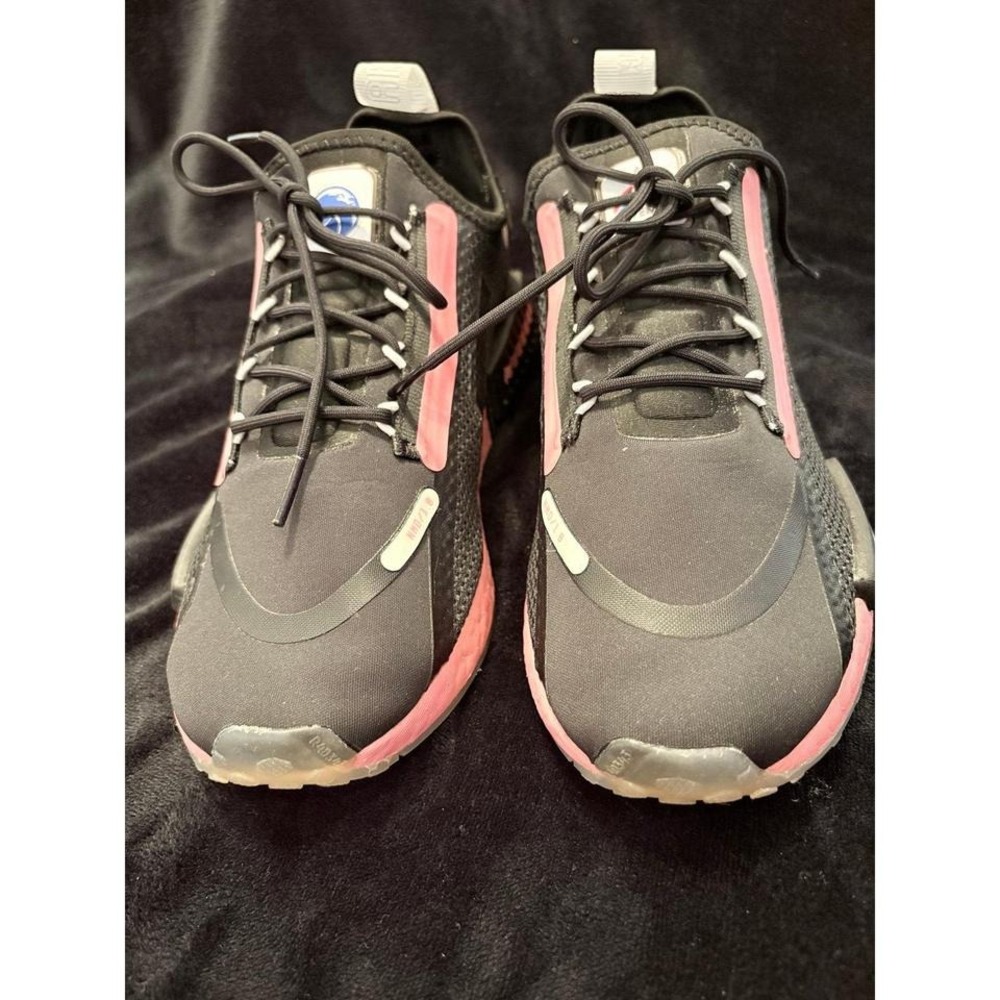 Adidas NMD V3 Core Black Beam Pink Womens Sneakers GZ4515 - Picture 2 of 8